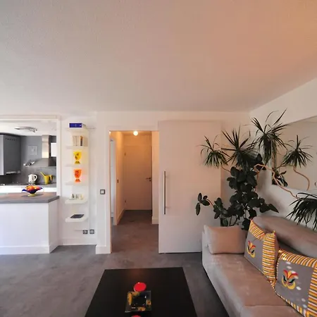 Apartment Magic Moments *